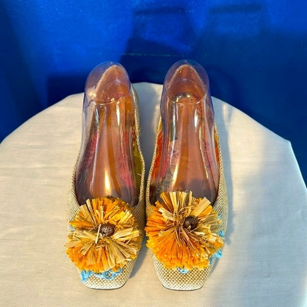 Women’s Bridget Shuster Magnola Tan Raffia Floral Flats Size 8